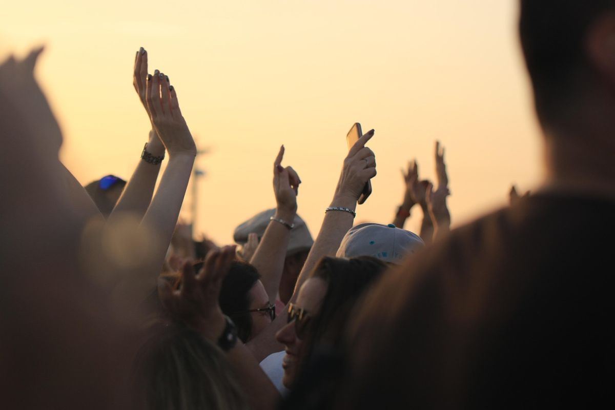 Rapito e derubato dopo il festival: a seguire viene liberato nella foresta