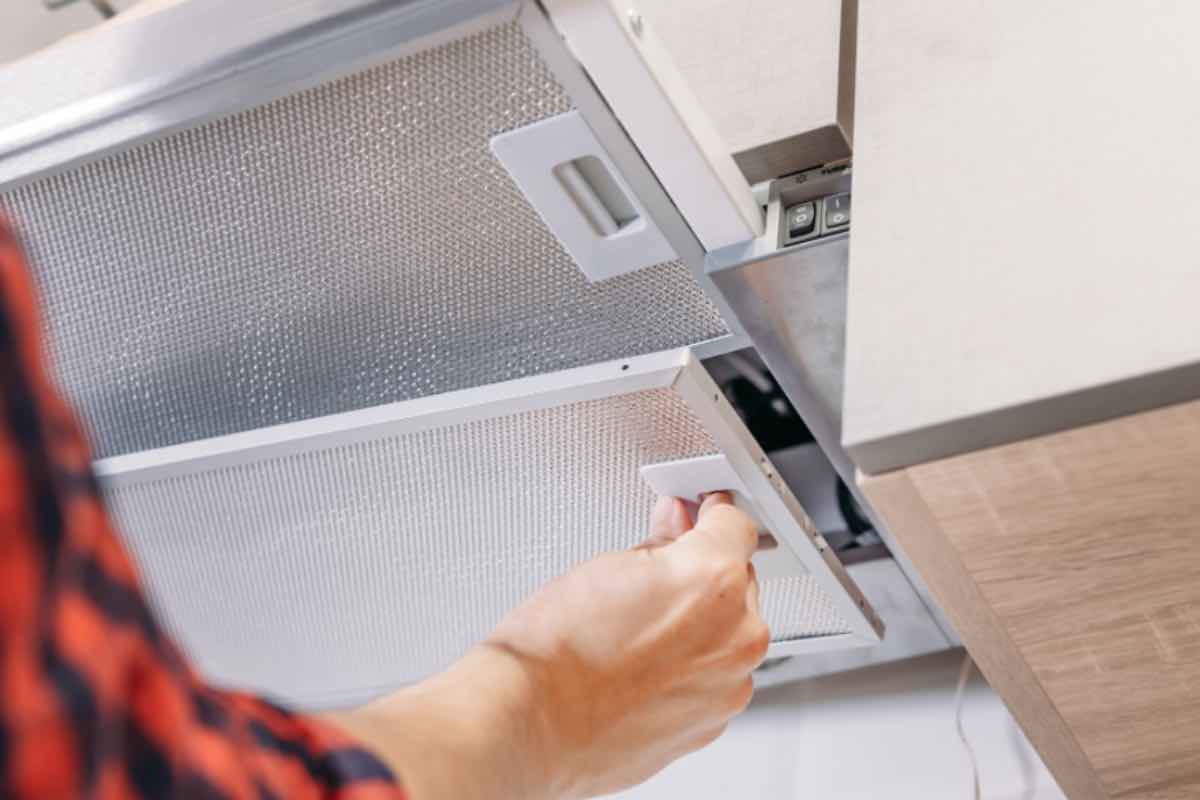 Pulire filtri della cappa, trucco infallibile