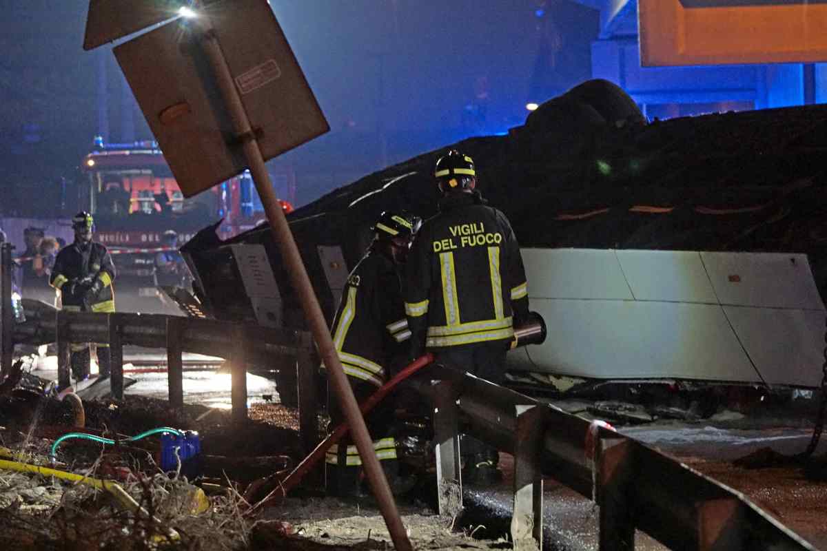 Incidente per l’autobus in marcia per il rito religioso: morti 28 pellegrini