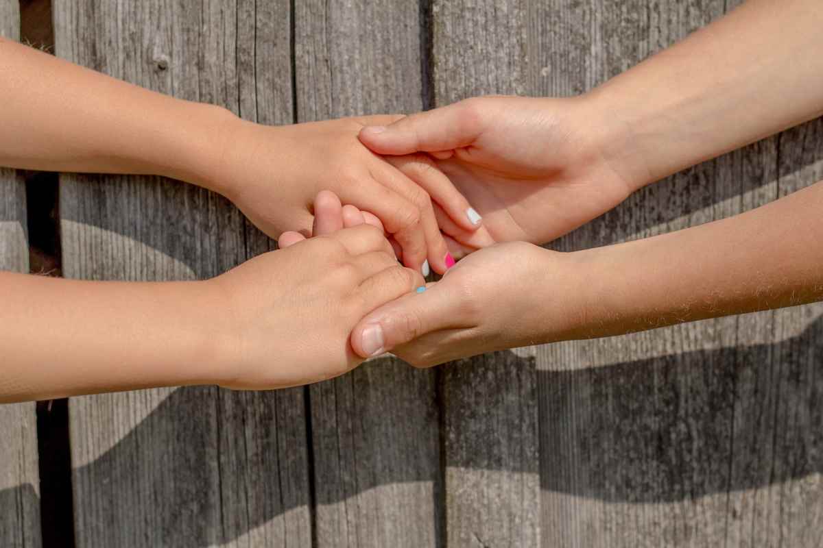 Ti tremano le mani? Ecco cosa puoi fare per questo problema