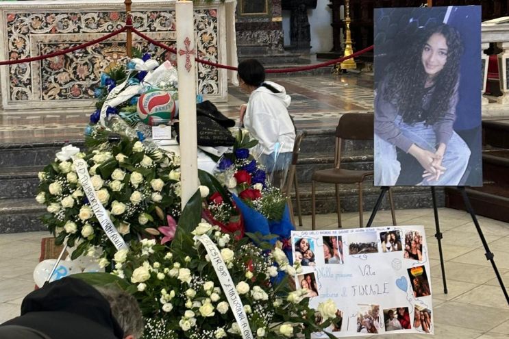 I funerali di Larimar Annaloro 