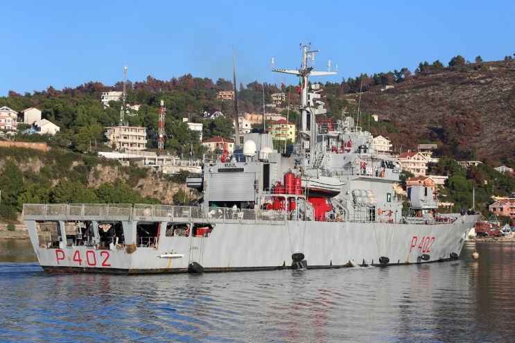 Nave Libra arriva in Albania 