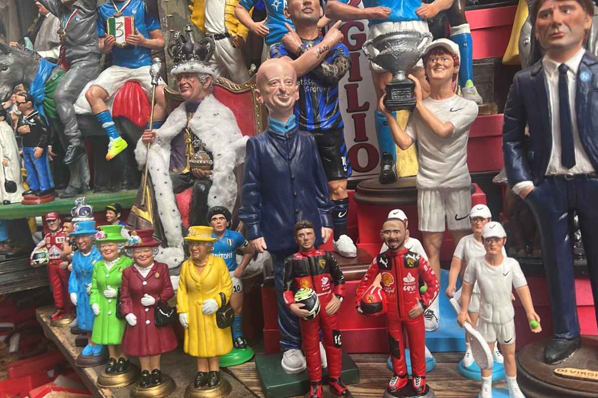 A Napoli la statuina di Sammy Basso