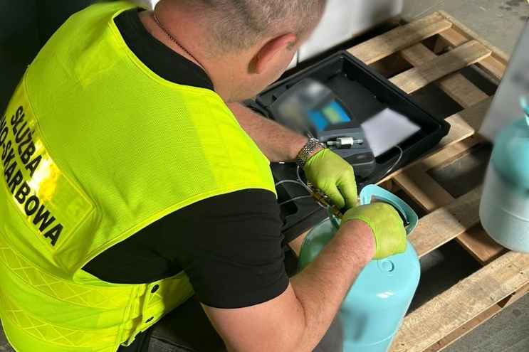 Gas refrigeranti, operazione Khione