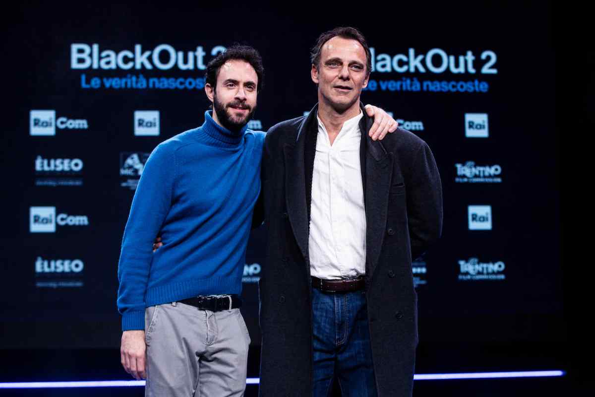 Alessandro Preziosi con Alessio Vassallo posa per i fotografi durante la presentazione di Rai Fiction per la serie tv BlackOut 2 - Le verità nascoste