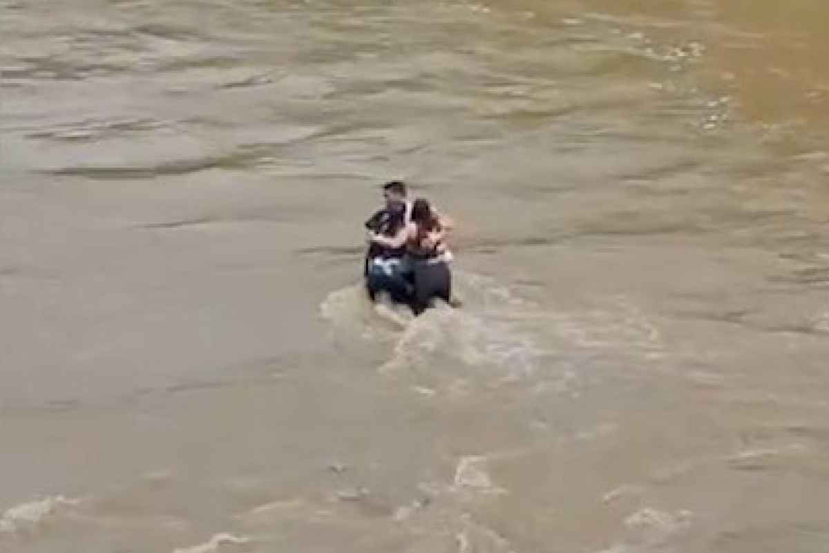 Tragedia del Natisone, i ragazzi abbracciati nel fiume