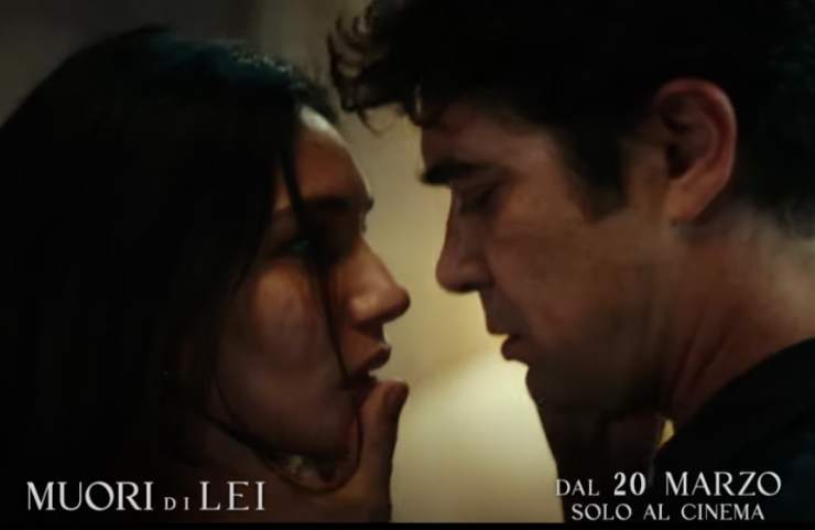 riccardo scamarcio e l'attrice spagnola prima di un bacio