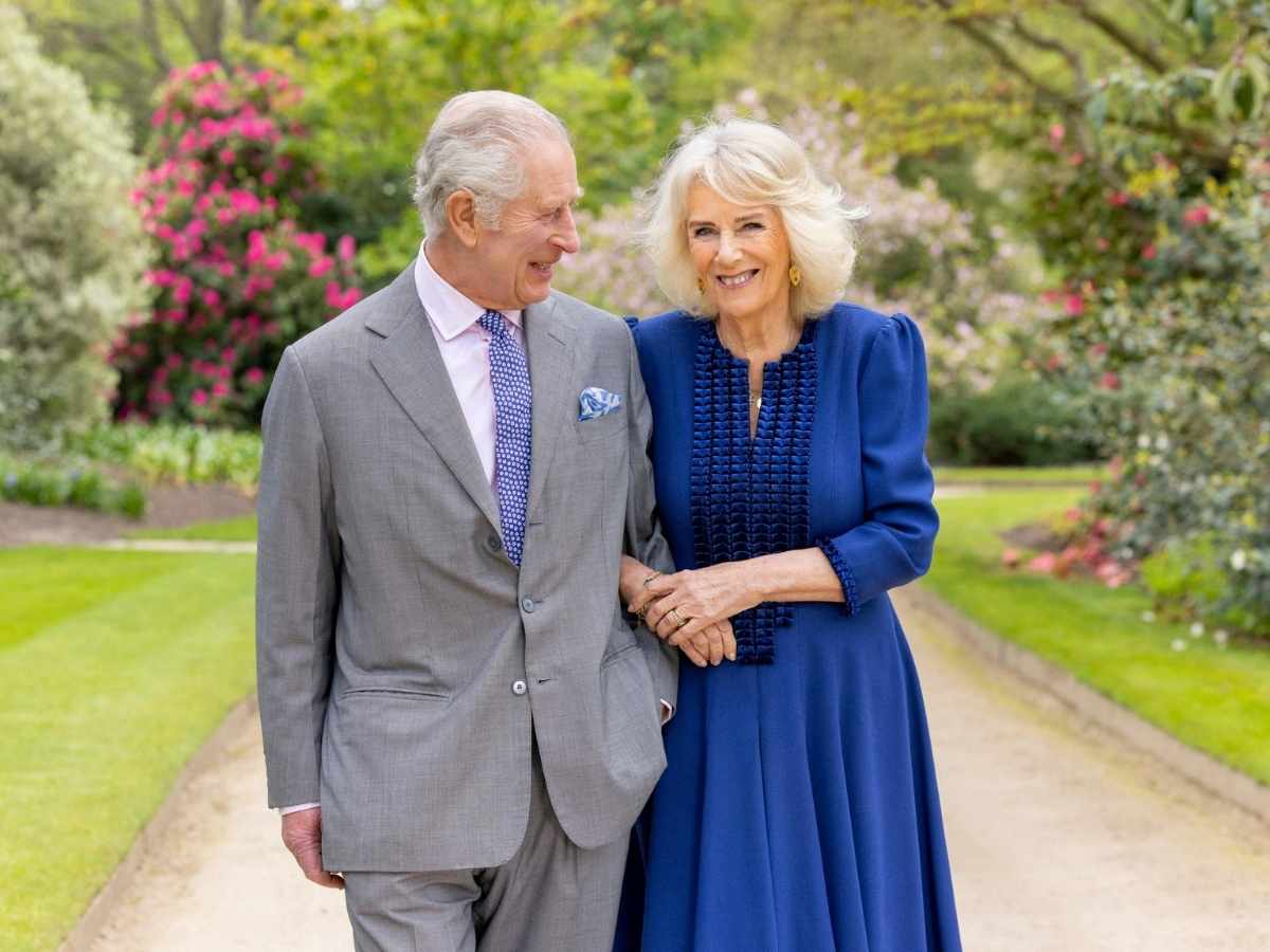 Carlo e Camilla in occasione del primo anno di regno