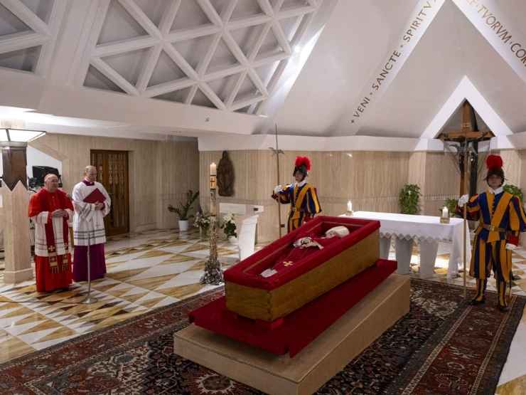 Ultimo saluto Papa Francesco Casa Santa Marta
