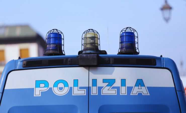 camionetta polizia