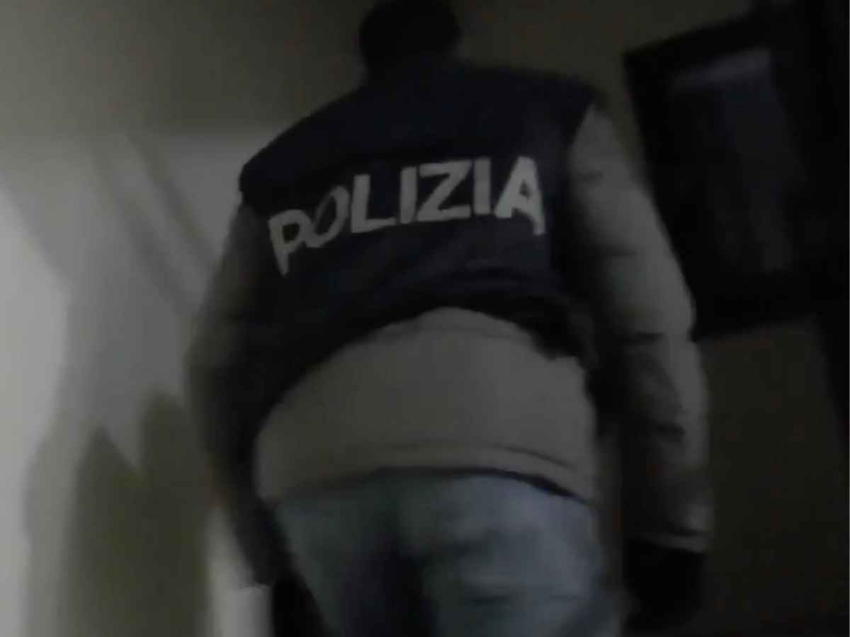 Blitz Isis Lecco