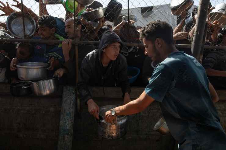 Gaza distribuzione aiuti umanitari