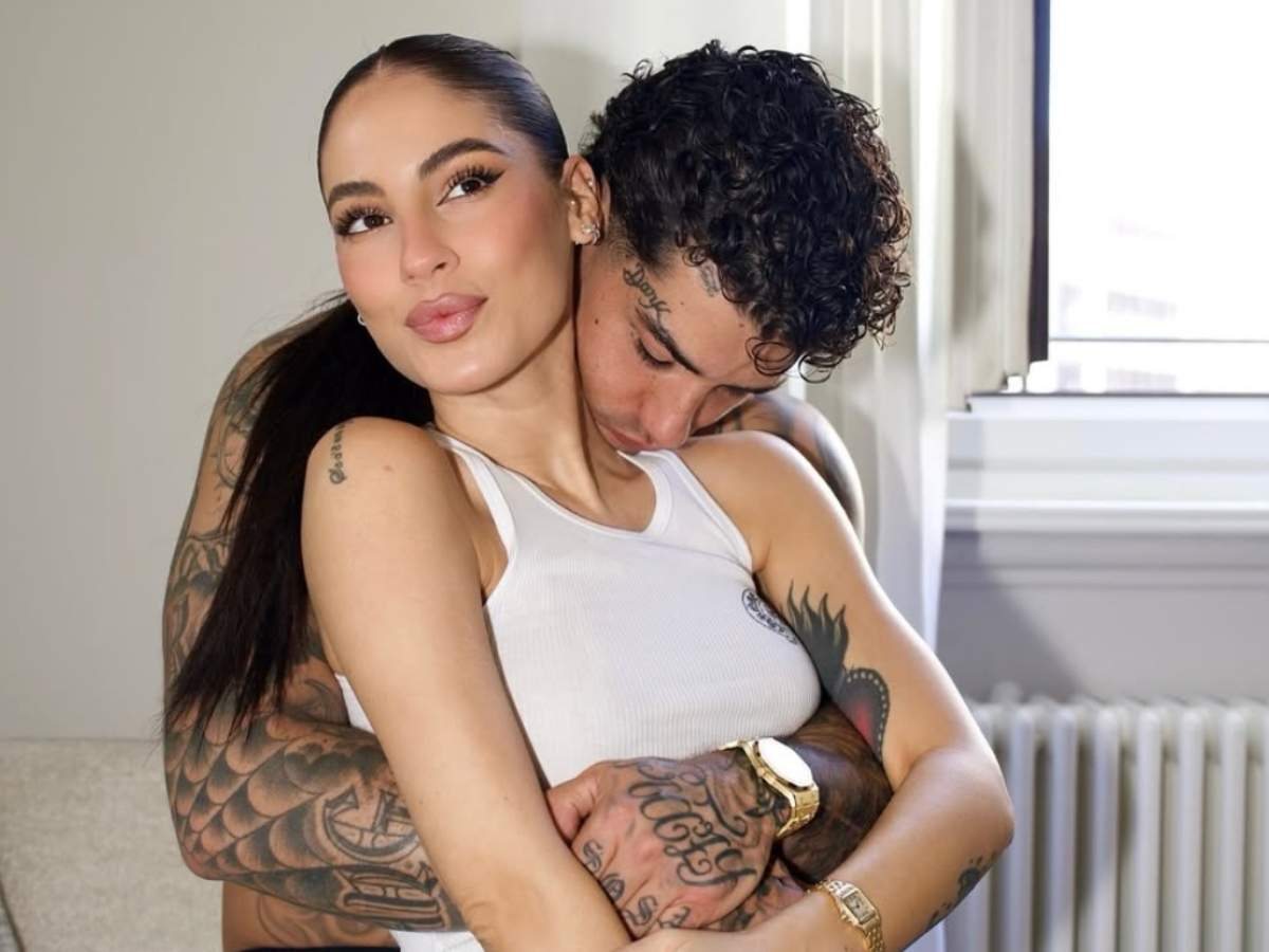 Costretta o no, alla fine Giulia De Lellis ha confermato la gravidanza: il dolce post sui social e le parole per Tony Effe Costretta o no, alla fine Giulia De Lellis ha confermato la gravidanza: il dolce post sui social e le parole per Tony Effe