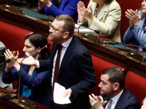 ll deputato PD Giuseppe Provenzano accusa il ministro Antonio Tajani durante l'interrogazione su Gaza