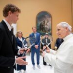 Il Papa riceve Jannik Sinner in Vaticano