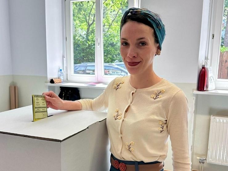 Katharina Zeller dopo aver votato