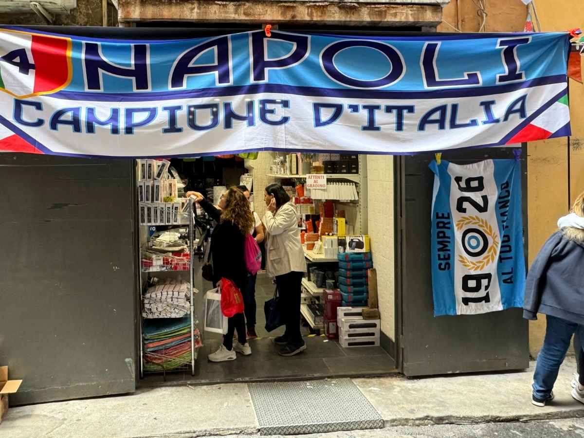 Sciopero e (probabile) festa scudetto a Napoli: come muoversi in città Sciopero e (probabile) festa scudetto a Napoli: come muoversi in città