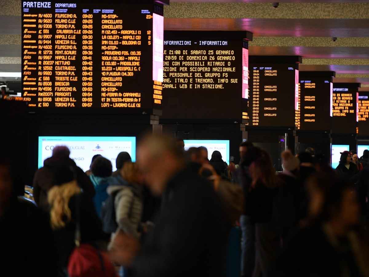 Sciopero dei treni, l’Italia intera si ferma di nuovo la prossima settimana: ecco quando e tutte le motivazioni Sciopero dei treni, l’Italia intera si ferma di nuovo la prossima settimana: ecco quando e tutte le motivazioni