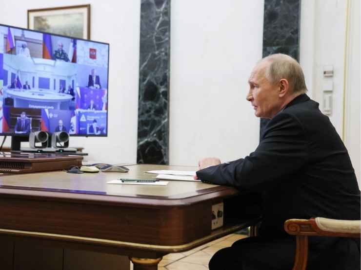 Vladimir Putin in vdeoconferenza