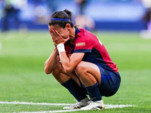 Aitana Bonmatì, calciatrice del Barcellona e della Spagna, è affetta da meningite virale