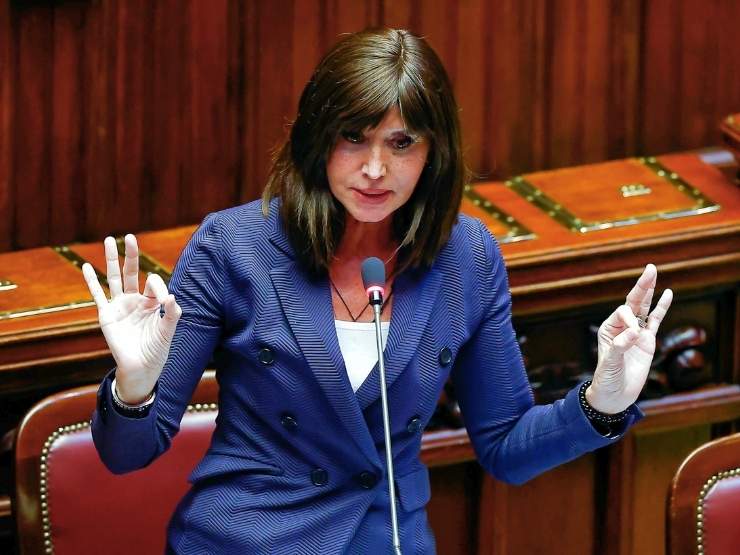 Anna Maria Bernini , ministra dell'Università e della Ricerca