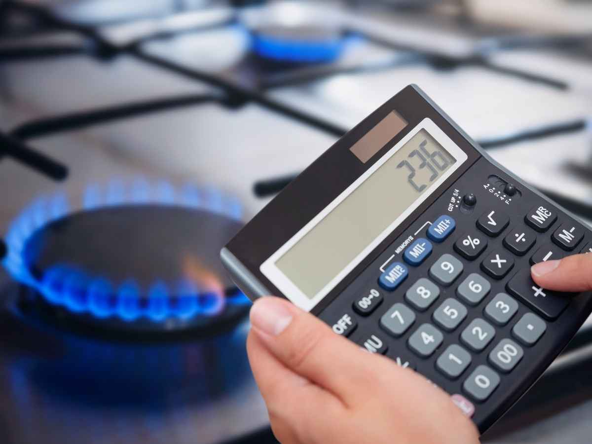 Bollette del gas, nuovi aumenti in vista anche per i vulnerabili. E non è finita: “Vero banco di prova dopo l’estate” Bollette del gas, nuovi aumenti in vista anche per i vulnerabili. E non è finita: “Vero banco di prova dopo l’estate”