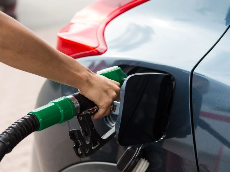 Fare benzina