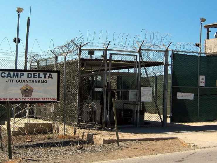 Una foto dell'estero del Campo Delta della base militare di Guantanamo