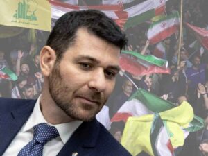 Claudio Bertolotti di Ispi, sullo sfondo una manifestazione in Iran