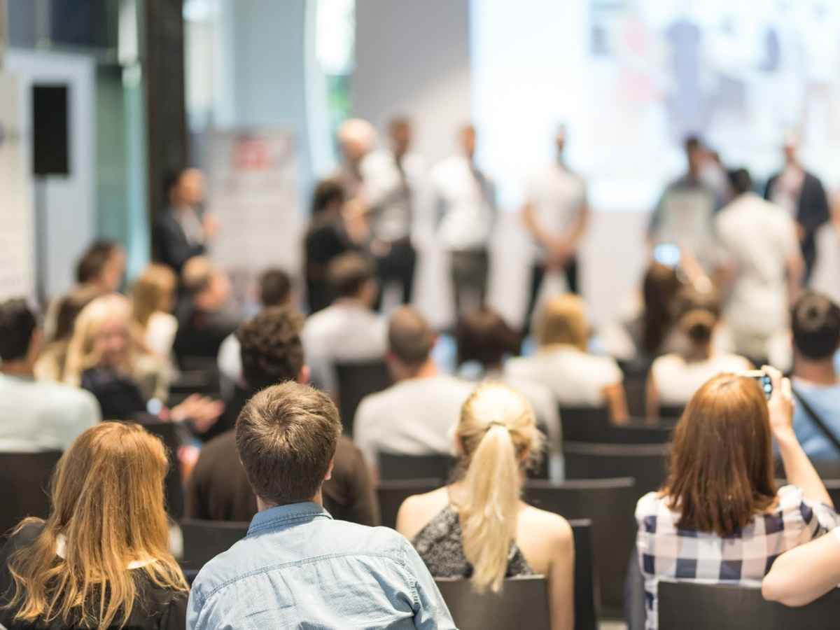 centinaia di posti di lavoro al comune di roma ma c è poco tempo tutti i requisiti necessari la scadenza e le prove da superare