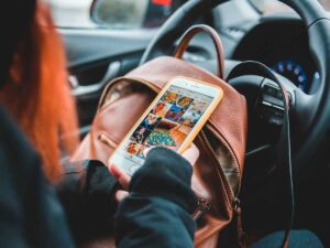 Donne, violenze sui social