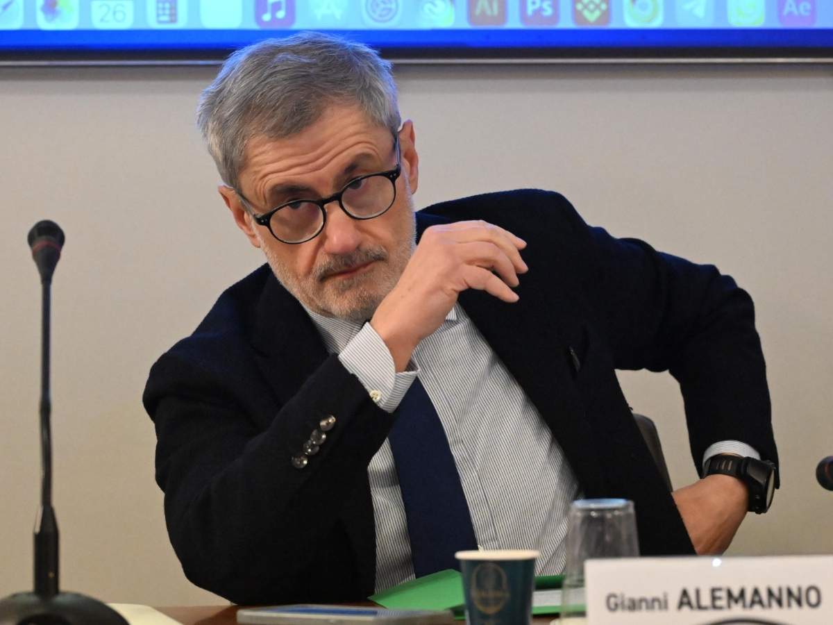 Gianni Alemanno ancora in carcere, l’obiettivo e i protagonisti della petizione: “È combattivo, trovare un modo per accorciare la pena” Gianni Alemanno ancora in carcere, l’obiettivo e i protagonisti della petizione: “È combattivo, trovare un modo per accorciare la pena”