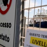 Il cartello accesso vietato e la nave di Msf Geo Barents