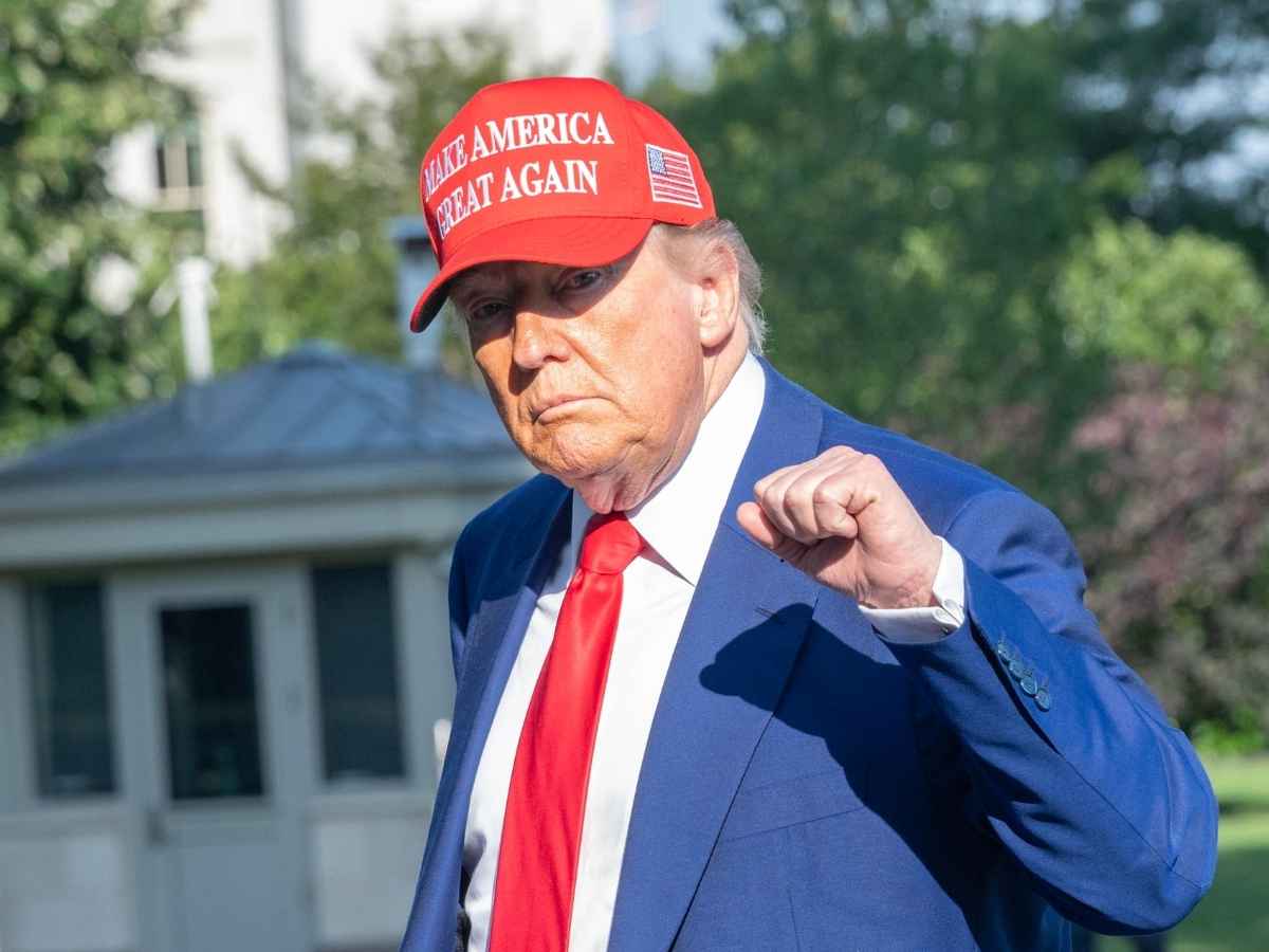 Donald Trump annuncia la fine della guerra dei dodici giorni tra Iran e Israele, ma continuano i lanci di missili: “Il mondo e il Medio Oriente sono i vincitori” Donald Trump annuncia la fine della guerra dei dodici giorni tra Iran e Israele, ma continuano i lanci di missili: “Il mondo e il Medio Oriente sono i vincitori”