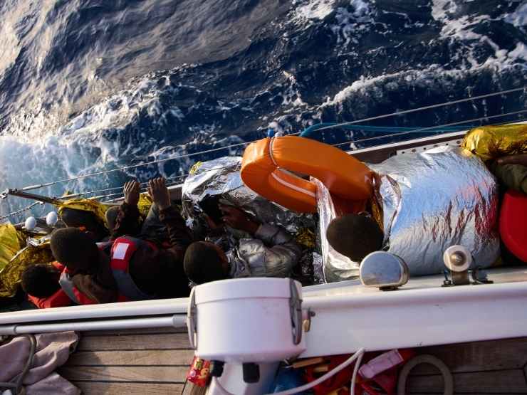 Le operazioni di salvataggio del Nadir dei migranti salvati