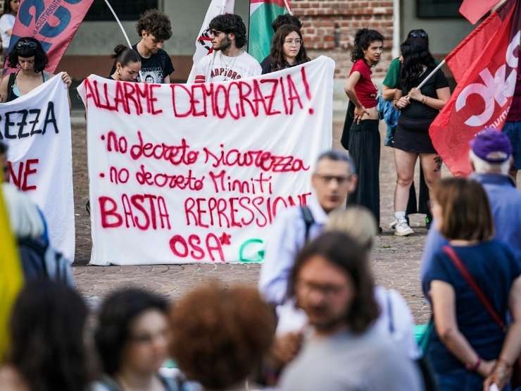 Manifestazione contro il decreto sicurezza prima che venisse definitivamente approvato
