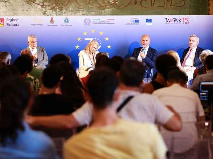 Salvatore De Meo (Fi-Ppe), capo delegazione Nato al Parlamento europeo a un congresso