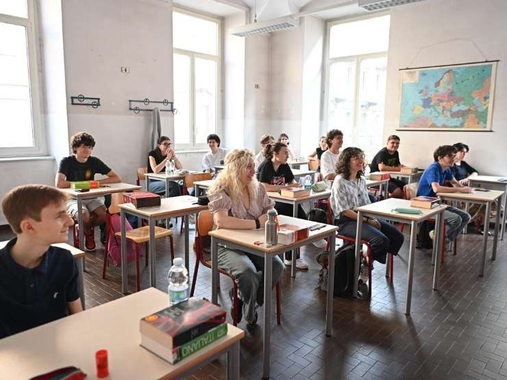 Studenti in classe in occasione degli esami di Stato (archivio)