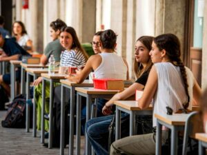 Studenti all'esame di Maturità 2025