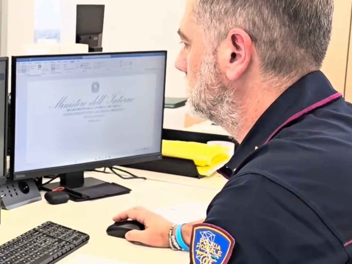 Truffa del Bonus Cultura, così sottraevano ai ragazzi lo Spid e i 500 euro: la frode portata avanti in tutta Italia Truffa del Bonus Cultura, così sottraevano ai ragazzi lo Spid e i 500 euro: la frode portata avanti in tutta Italia