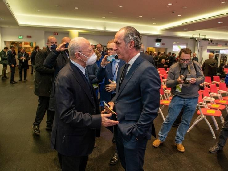 Vincenzo De Luca e Luca Zaia a un incontro pubblico