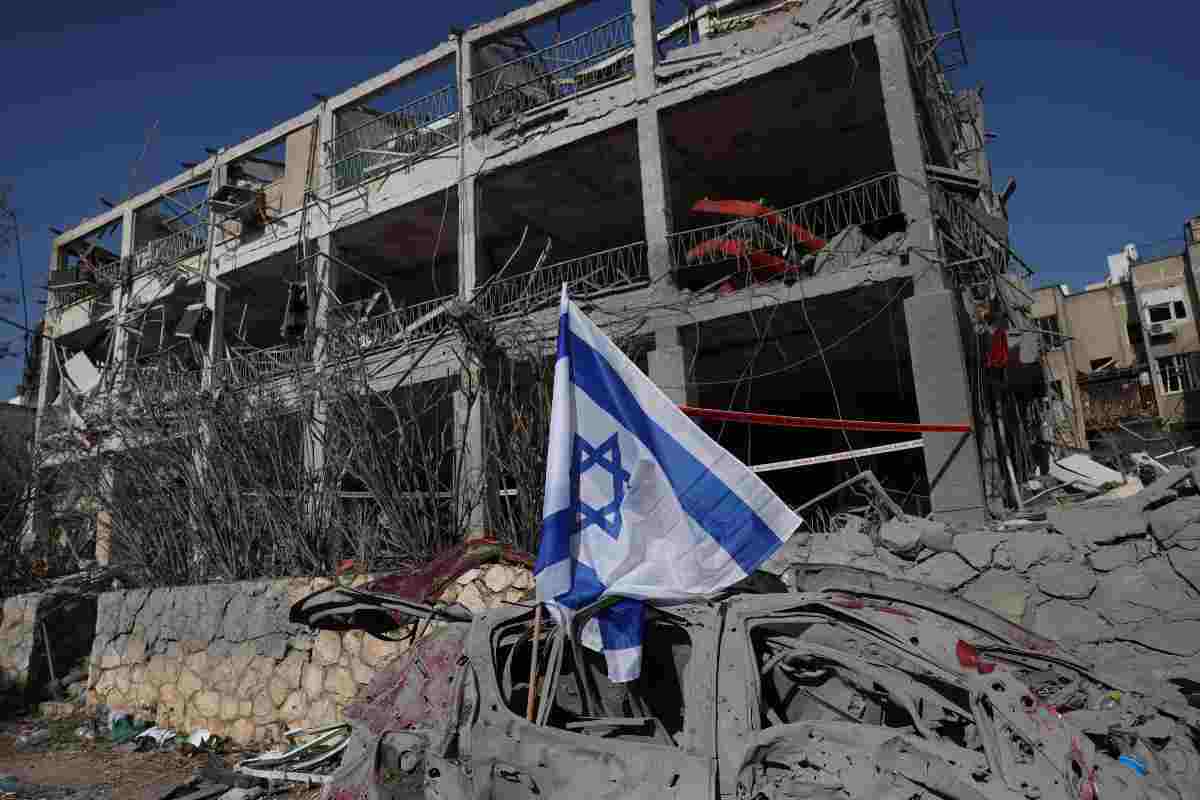La risposta immediata dell’Iran a Israele, nuova guerra in Medio Oriente: dove e come ha colpito Teheran. I missili dai sottomarini La risposta immediata dell’Iran a Israele, nuova guerra in Medio Oriente: dove e come ha colpito Teheran. I missili dai sottomarini