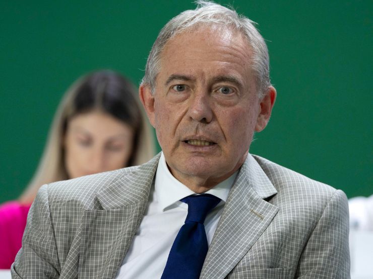 Il ministro Adolfo Urso alla conferenza della Cisl