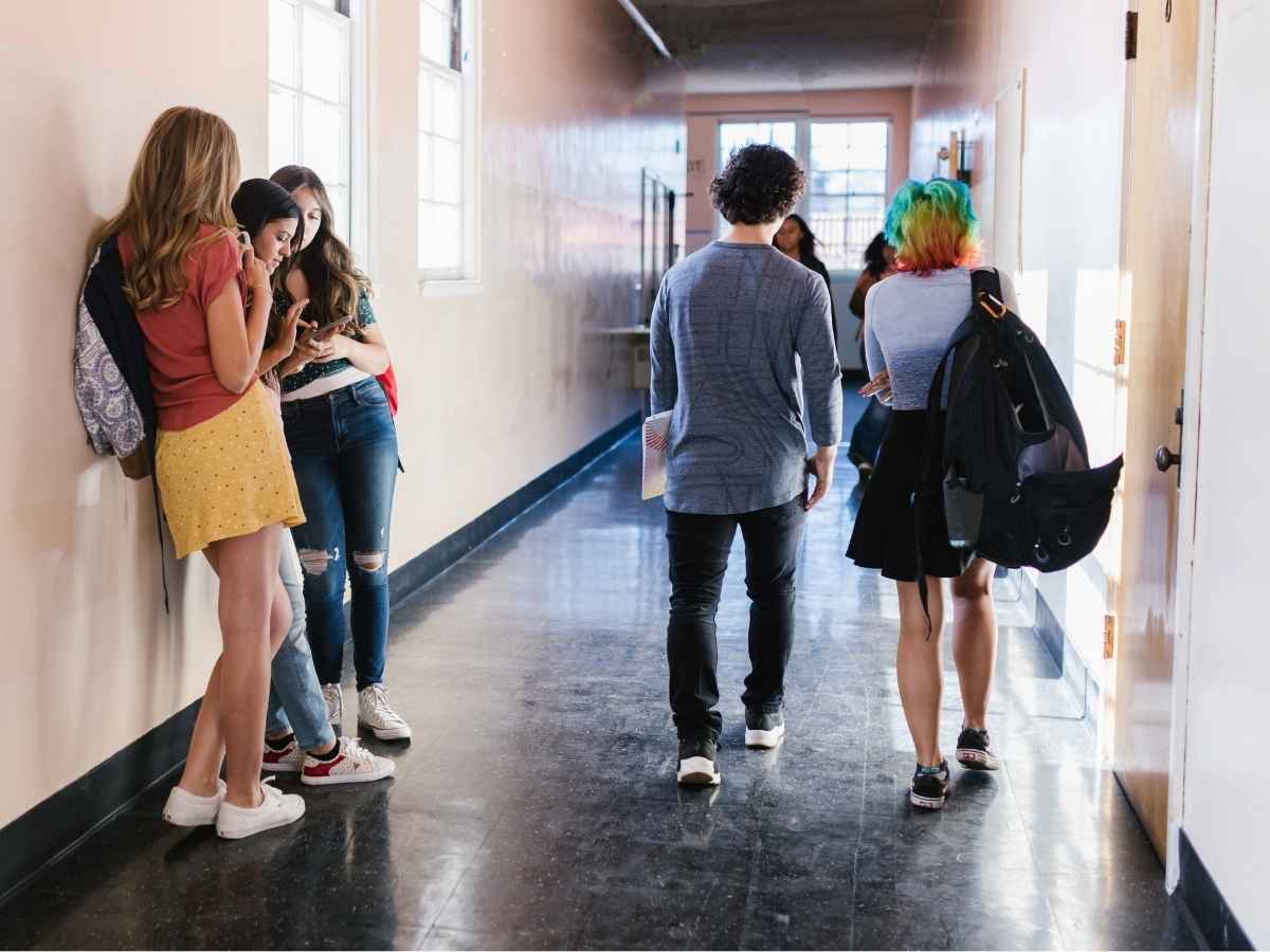 Il caldo mette a rischio anche studenti e professori, è allarme rosso nelle scuole: “Strutture completamente ...