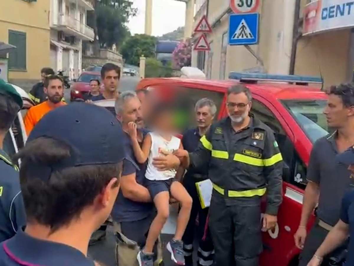 Il piccolo Allen è stato ritrovato, è vivo e sta bene. Ha 5 anni, era scomparso da due giorni da un camping a Ventimiglia Il piccolo Allen è stato ritrovato, è vivo e sta bene. Ha 5 anni, era scomparso da due giorni da un camping a Ventimiglia