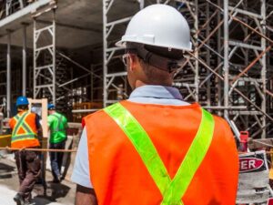 Operaio in cantiere