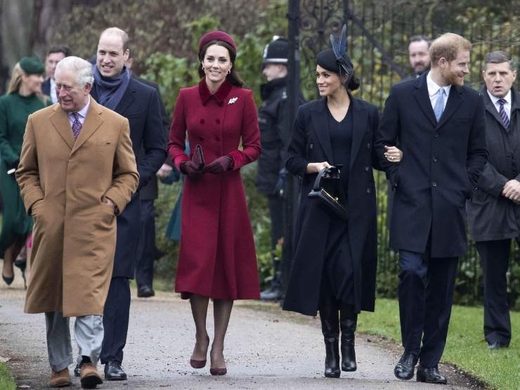 Carlo III, William, Kate, Meghan, Harry prima della Megxit in un evento ufficiale