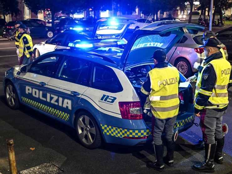 Controllo di polizia in strada