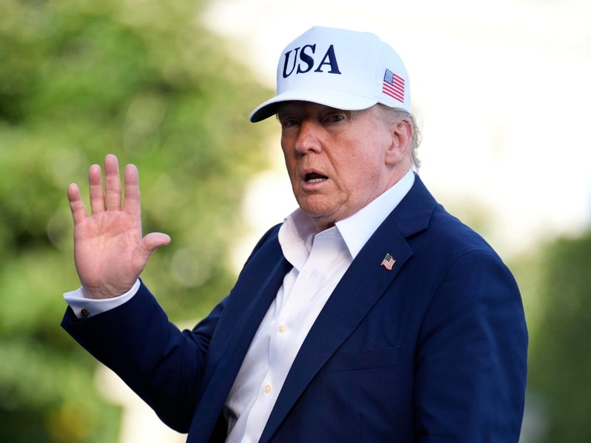 Dazi, partono gli ultimatum di Trump. L’economista: “Il Made in Italy ci salverà. Ma i politici dovrebbero fare i politici, via i pagliacci” Dazi, partono gli ultimatum di Trump. L’economista: “Il Made in Italy ci salverà. Ma i politici dovrebbero fare i politici, via i pagliacci”