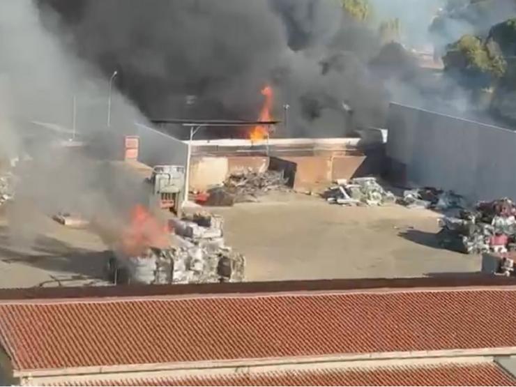 Esplosione a un distributore di carburante a Roma